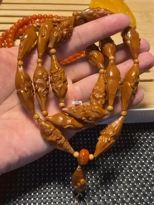 十八罗汉脖挂橄榄核雕