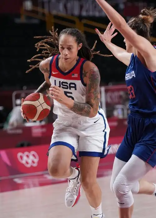 篮球——女子半决赛:美国队晋级决赛