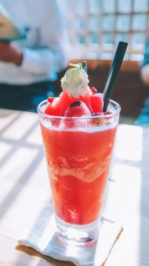 夏日冰爽饮品图片-夏日冰爽饮品mojito创意图片素材无水印下载_懒人图