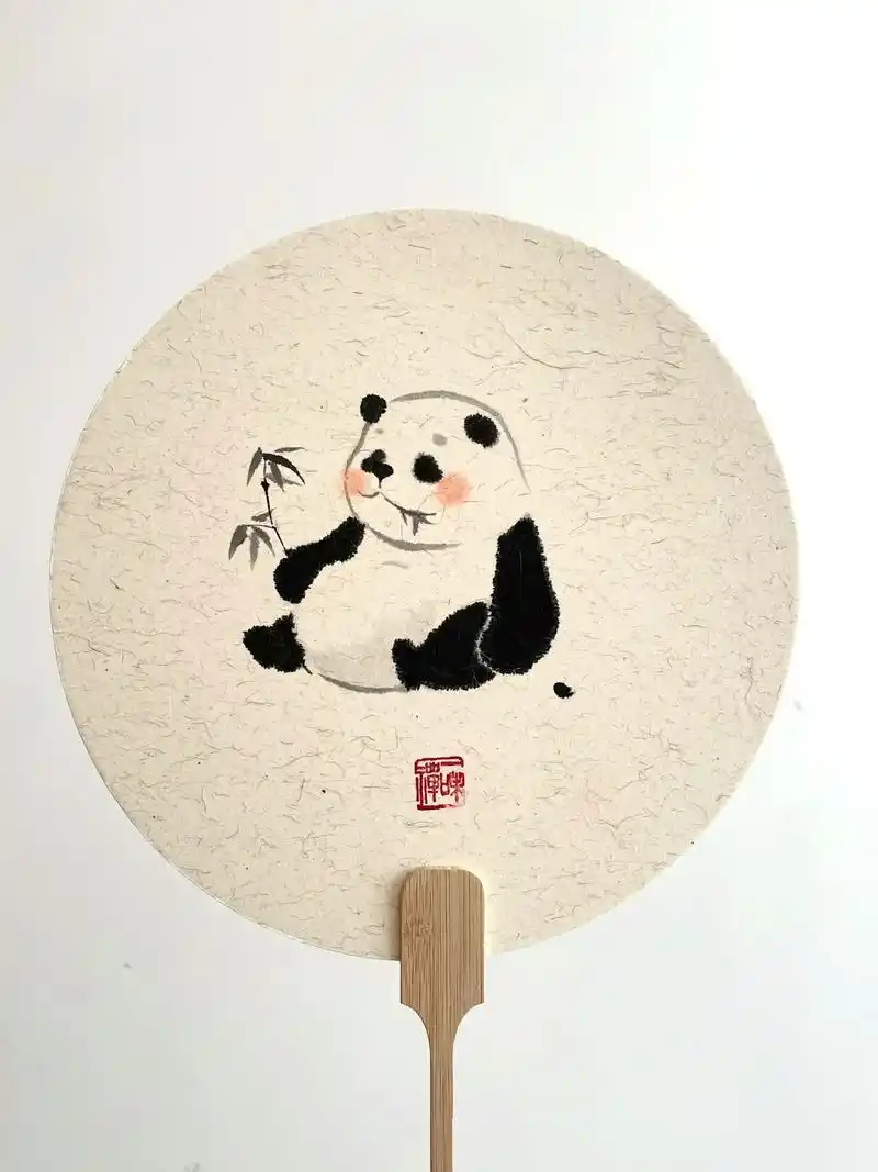 团扇 #熊猫花花 #大运会 #国画 #团扇 - 抖音