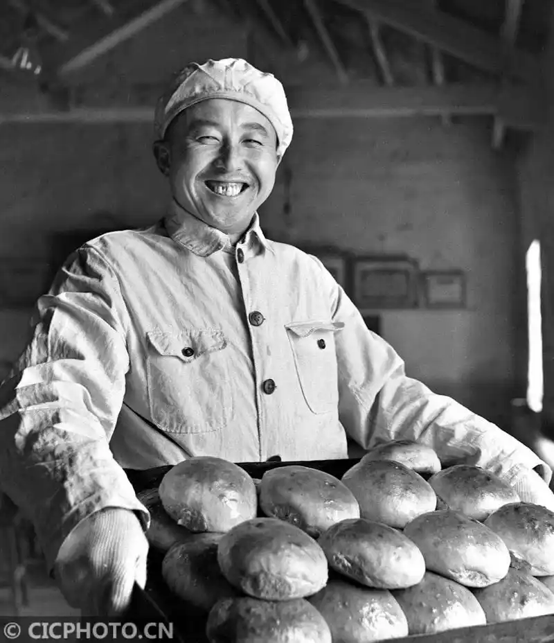 60年代我们偷拍的大庆油田人看了想哭