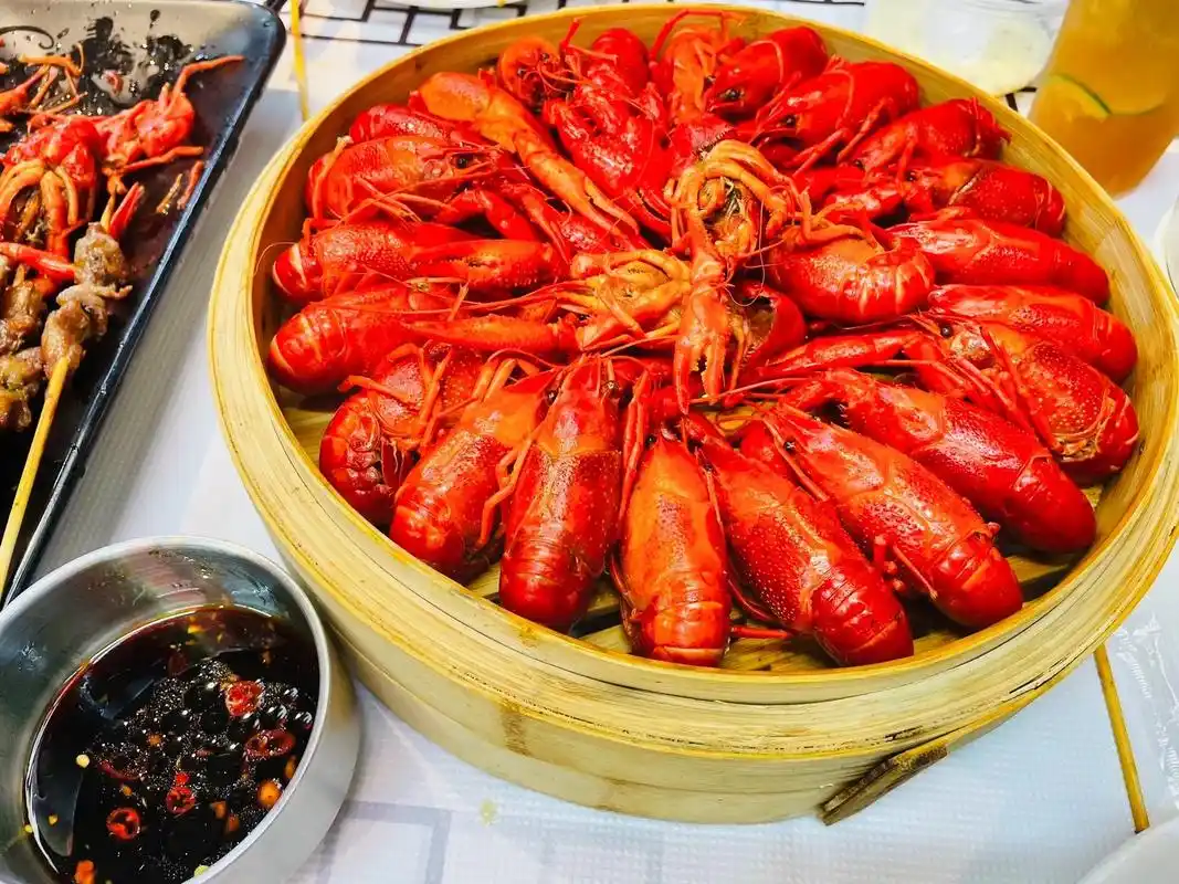 五一出行第五站湖南长沙.长沙第一站嗦小龙虾🦞打卡了茶颜悦 - 抖音