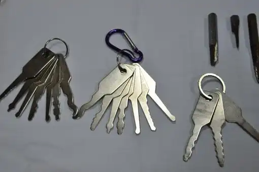 摩托万能钥匙10元一把