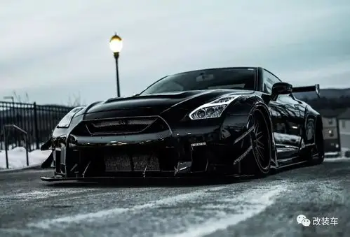 美国车友给日产gtr装上lb宽体打造东瀛黑武士战神