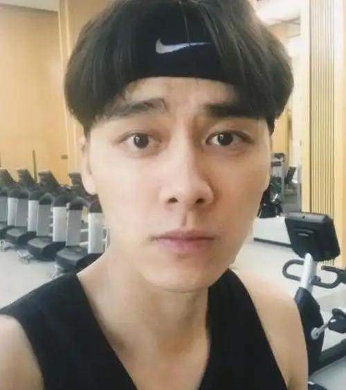 当男星素颜时王一博很奶蔡徐坤很痞鹿晗的让我很意外