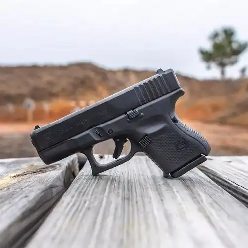 格洛克图集一把非军迷不用培训都可以打响的枪但是打的准不准就难说了