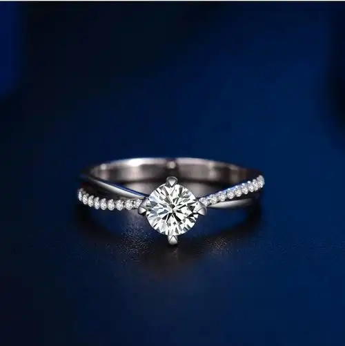 福大生60分钻石戒指白18k金扭臂浪漫唯美女戒简约求婚钻戒定制