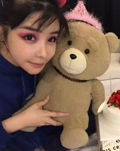 今年4月朴春的案件再度被韩国节目《pd手册》提起,节目更拿出和朴春