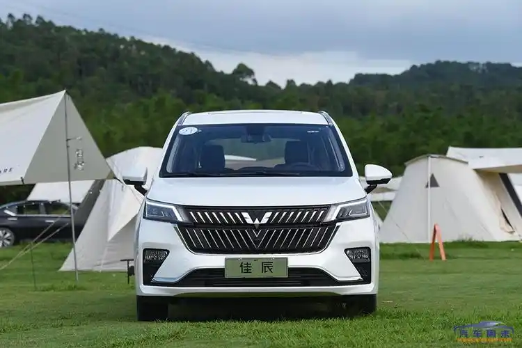 五菱银标全新7座mpv698万元起售能否封神