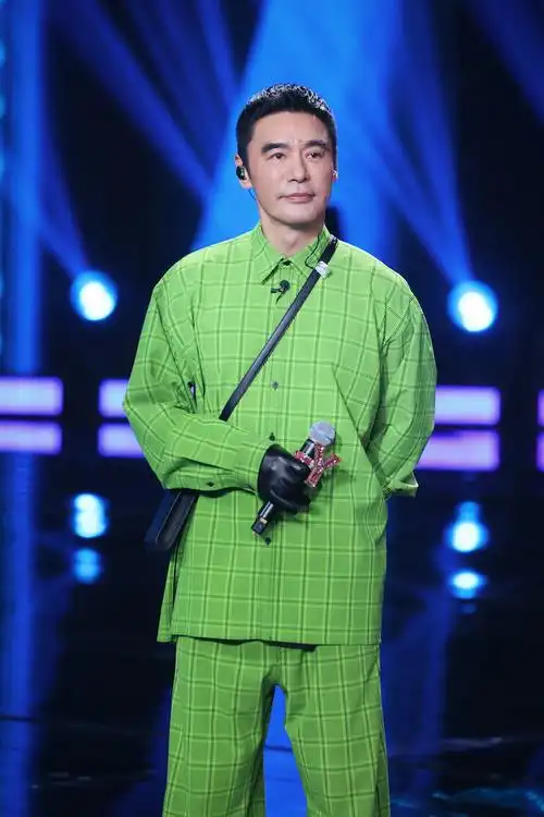 《中国梦之声·我们的歌》钟镇涛唱"温拿五虎"团歌