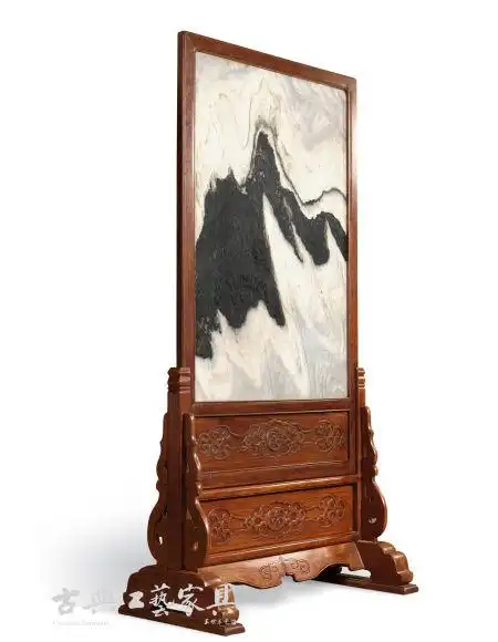 明末清初 黄花梨嵌大理石屏风,侣明室旧藏(图片提供:中国嘉德)