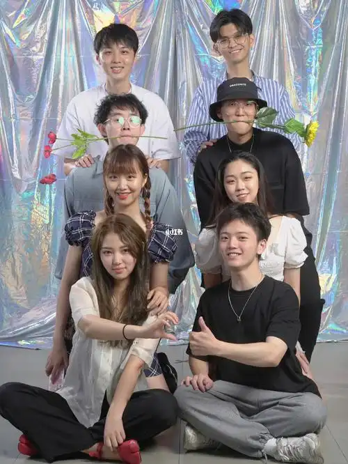 毕业照954人 8人 5人拍照动作合照姿势分享!