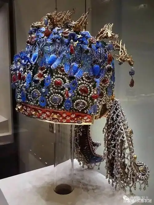 宋代贵妇人的服饰,九龙四凤冠华丽贵气