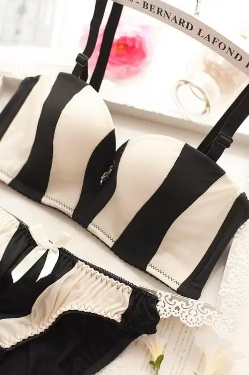 2件秋冬黑白条纹少女内衣日系调整型收副乳性感聚拢文胸套装
