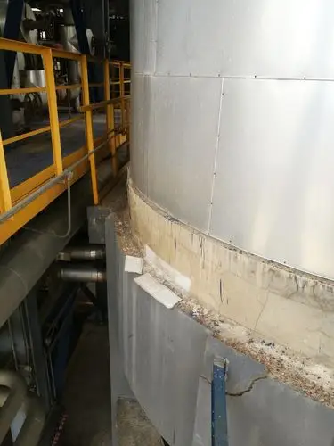 常压塔裙座水泥松开,容易坠落