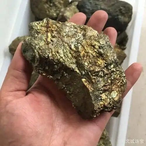 黄铜矿是什么,黄铜矿的功效与作用_文诚培育钻石!