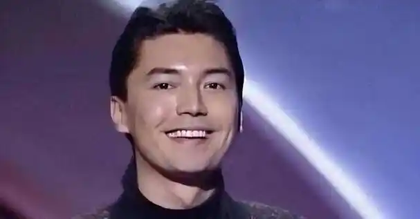 亚洲第一美男尊龙,林青霞为看他一夜不睡,73岁无妻无子与狗相伴