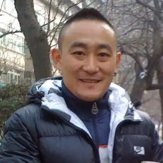 周猛杨吉光本来是内地的小伙子,偶然被同乡带到香港抢劫,本来就有野心