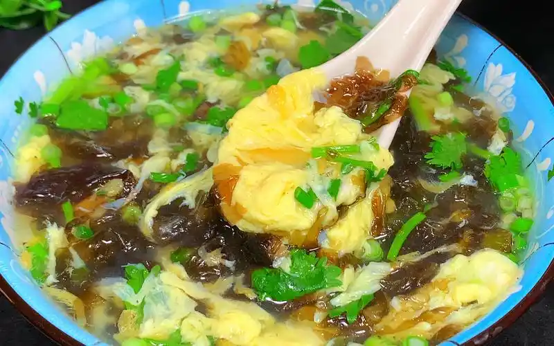 这才是紫菜鸡蛋汤的正确做法,汤鲜味美好喝有技巧,简单易学