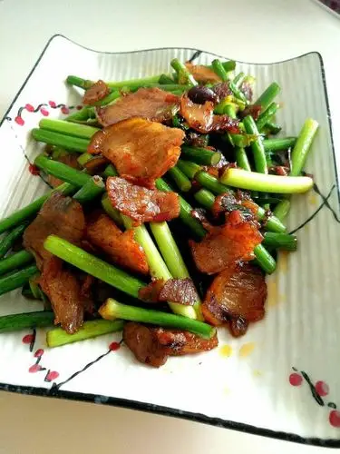 蒜苔回锅肉的做法