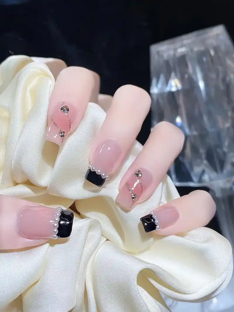 这天人在公司心飞外,祝大家中秋佳节团团圆圆#抖音网红美甲 # - 抖音