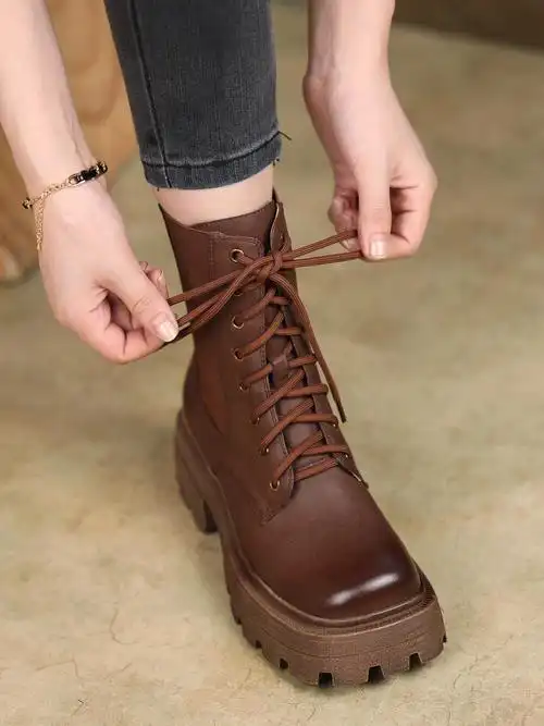 简单洋气百搭,粗跟很平稳,一点都不会累脚,小个子还显高显腿长,方头