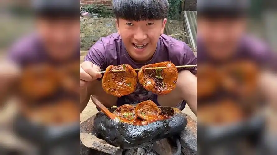 ks主播id农村成杰:自制石锅烤牛排 (喜欢该主播的可以去ks搜索关注哦)