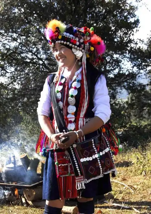 乐享云南布哈尼族服饰