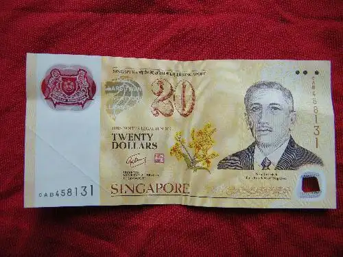 我这里有一张20元的新币价格是多少