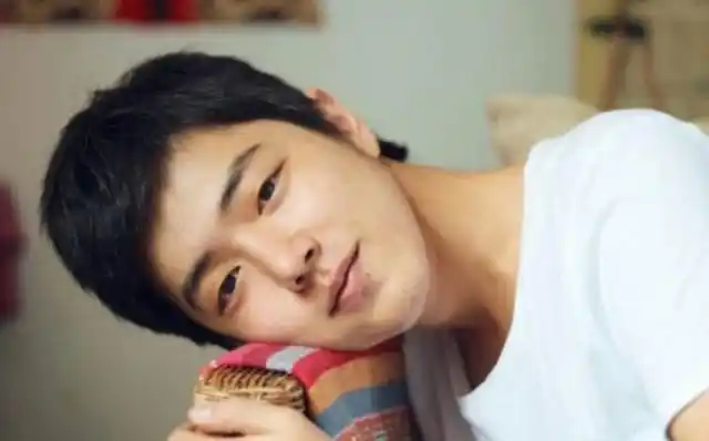 肖战大学时期旧照曝光,青涩可爱,挡不住的帅气!