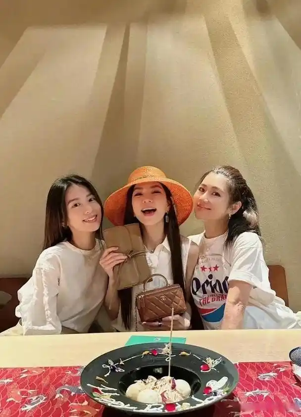 she成员现状大揭秘,离婚了 生子了,还有林俊杰一直追不到的人