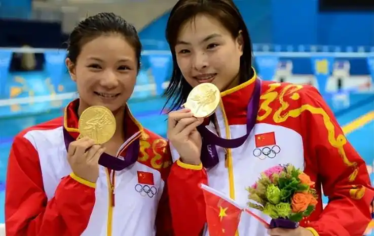 20年后再看吴敏霞,拒嫁百亿豪门不做霍家儿媳,幸福不输郭晶晶