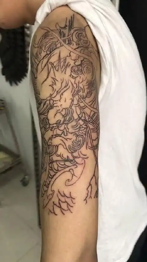 hitherej         麒麟割线#上海纹身#   上海    淞.hitherej的.