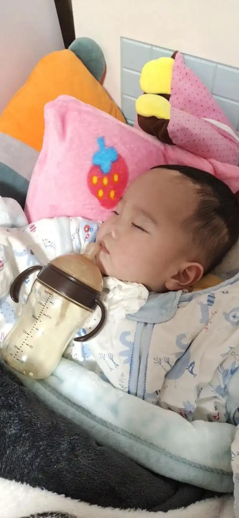 小孙孙今天11个月大了,早产宝宝出生3斤3两,11个月21斤 - 抖音