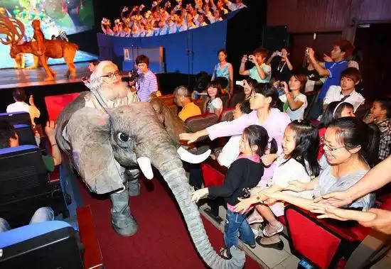 人偶剧八层半不仅仅是绿色的童话