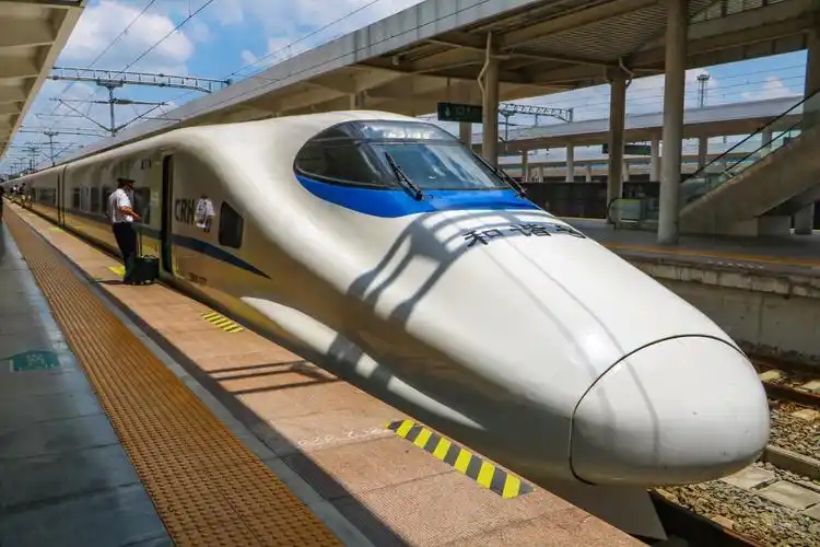 玉林站的crh2a动车组