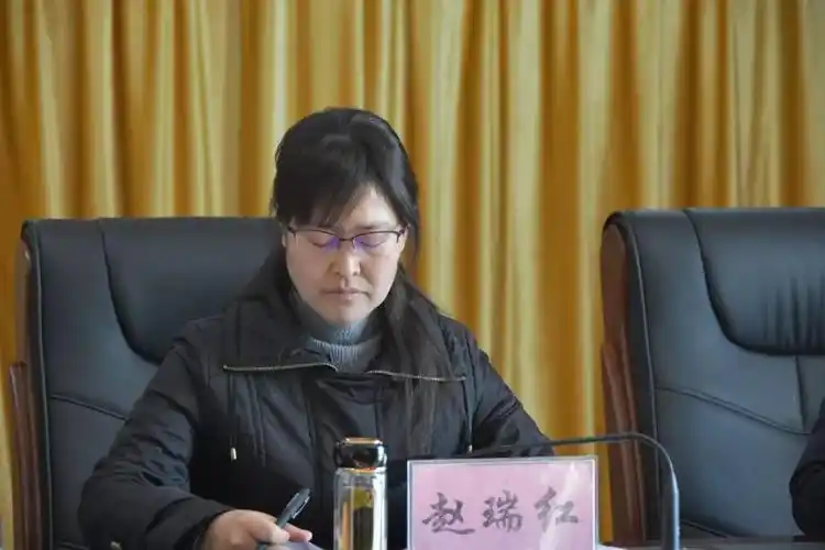 总结白朗县召开2018年度四讲四爱群众教育实践活动总结表彰会