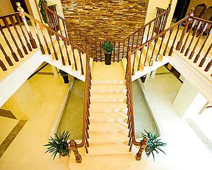 德国高,灯柱,柱子,彩色,灯,蓝天高压电桩高原输电线风景,奢华,房子