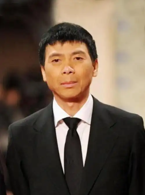 2020年9月19日,著名导演冯小刚在个人的社交平台,发文纪念与徐帆交殚