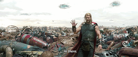 "太君,别开枪!自己人!自己人!"而后,锤哥惨遭捆绑.