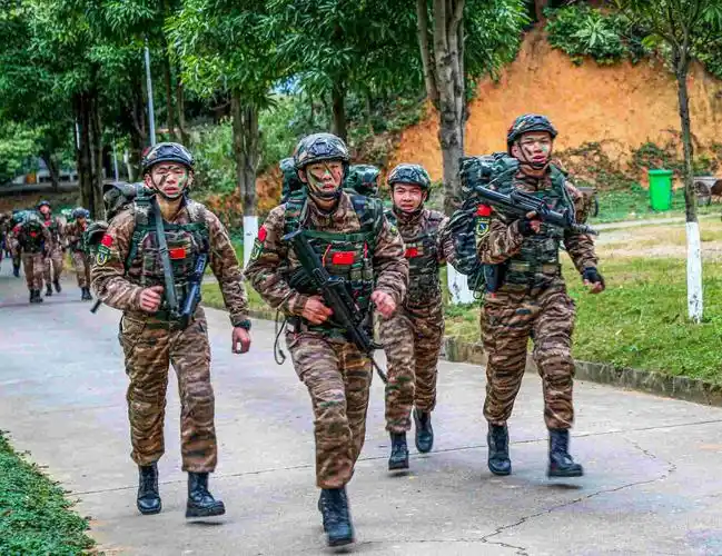 广西武警特战队员开展魔鬼周极限训练