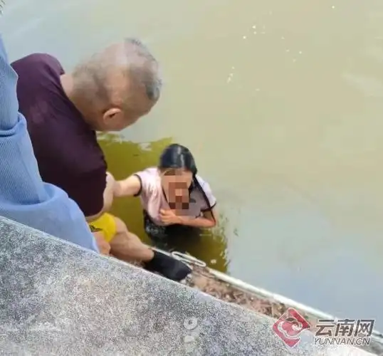 云南抗癌斗士李亚杰勇救落水女子 以大爱绽放生命之光