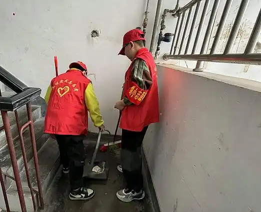 绵阳市剑南路小学积极组织学生开展清洁社区美化家园志愿服务活动