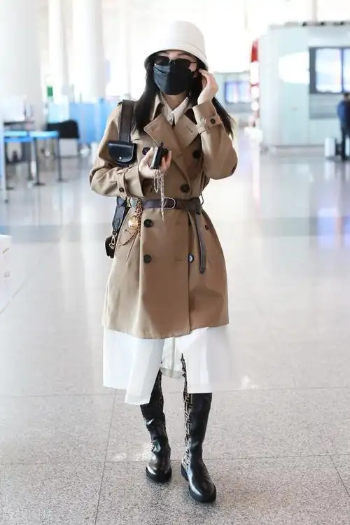 女星教你深秋搭配技巧,气质风衣外套混搭更好看