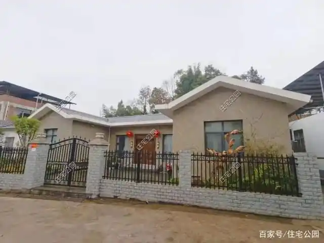 于是便回农村建了这栋舒适小院,既能给父母养老,又方便自己居住.