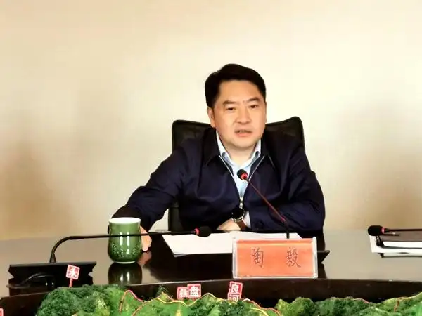 6月3日,区委副书记,区长陶毅代表昭阳区人民政府与恒业文化旅游开发