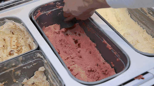 为了这个圣诞冰淇淋一堆佛系少女挤破头只为品尝一口