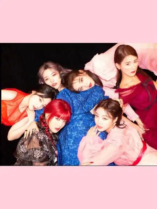 团名:(g)i-dlecube于2018年推出的六人女团,由美延,minnie,穗珍,小娟