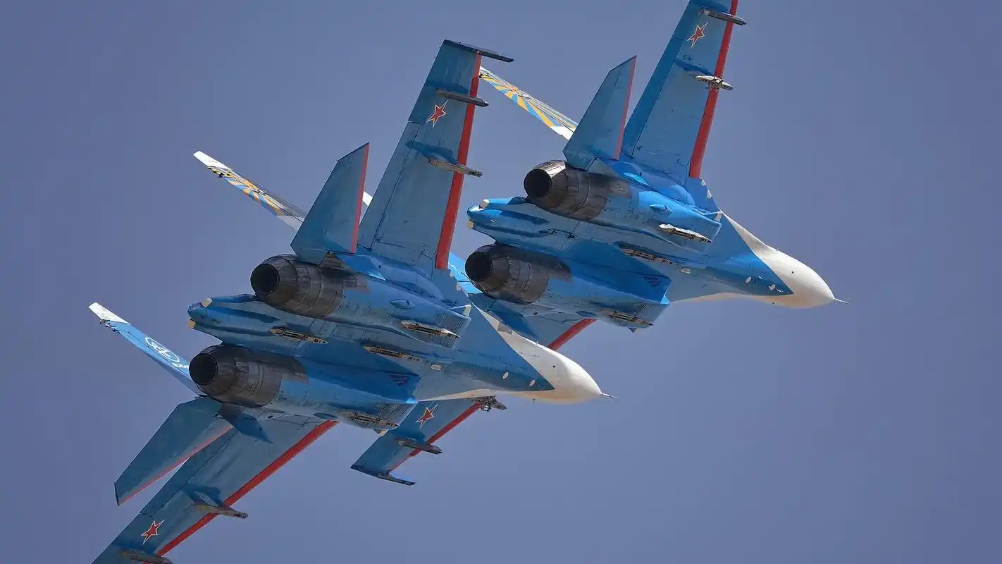 苏27战斗机军事天地壁纸2
