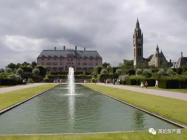 比如:在cheste的eaton hall庄园在伦敦就有上百条街道,广场,建筑归